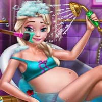 Pregnant Ice Queen Bath Care game screenshot
